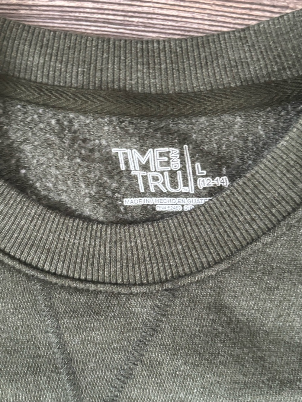 Time and Tru Olive Green Women’s Sweater Crewneck